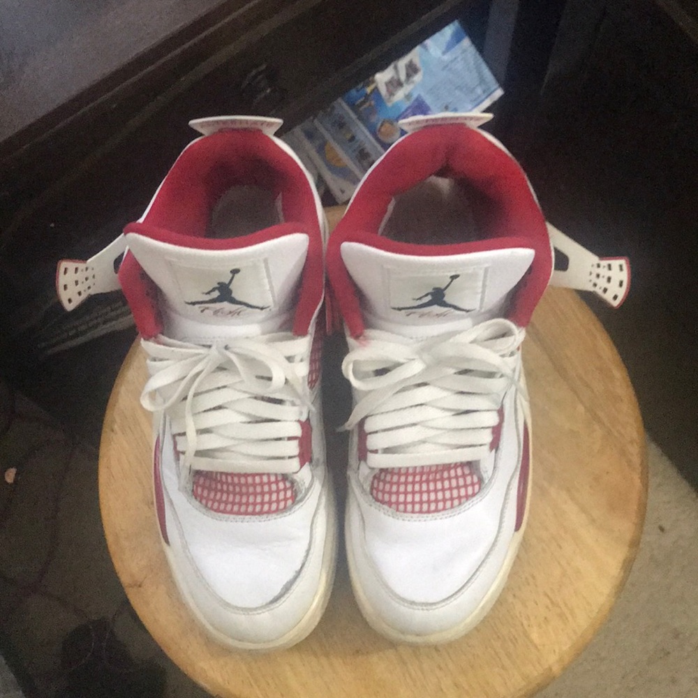 Jordan retro 4s